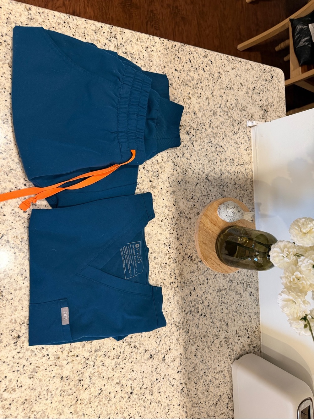High rise Zamora joggers and Catarina scrub top.Pants size medium, top size sm